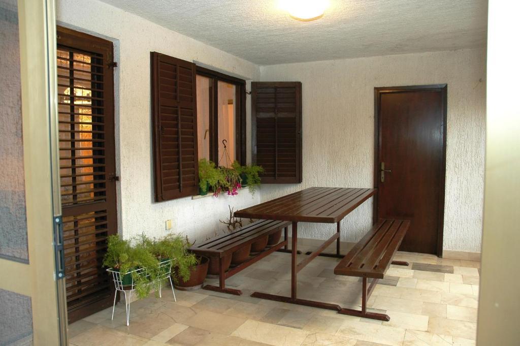 Apartments Jurina Krk Town Rum bild